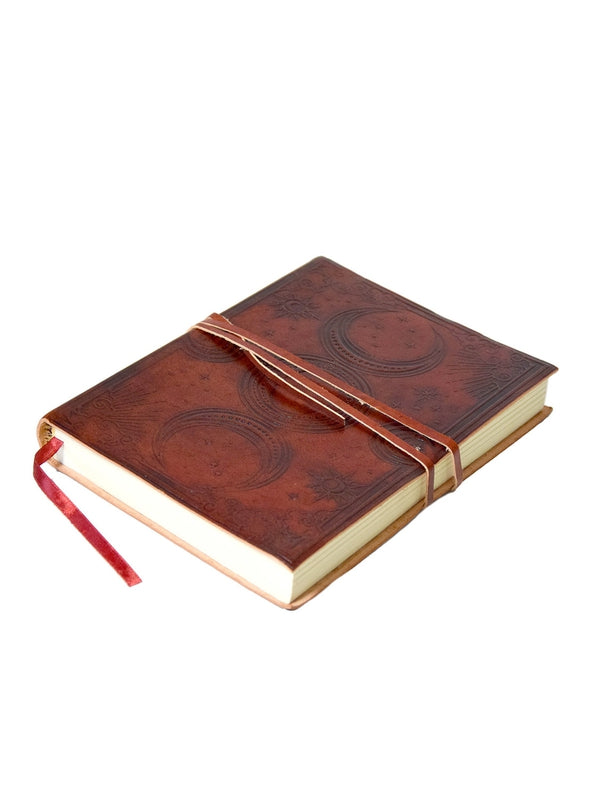 Grimoire en Cuir Triple Lune