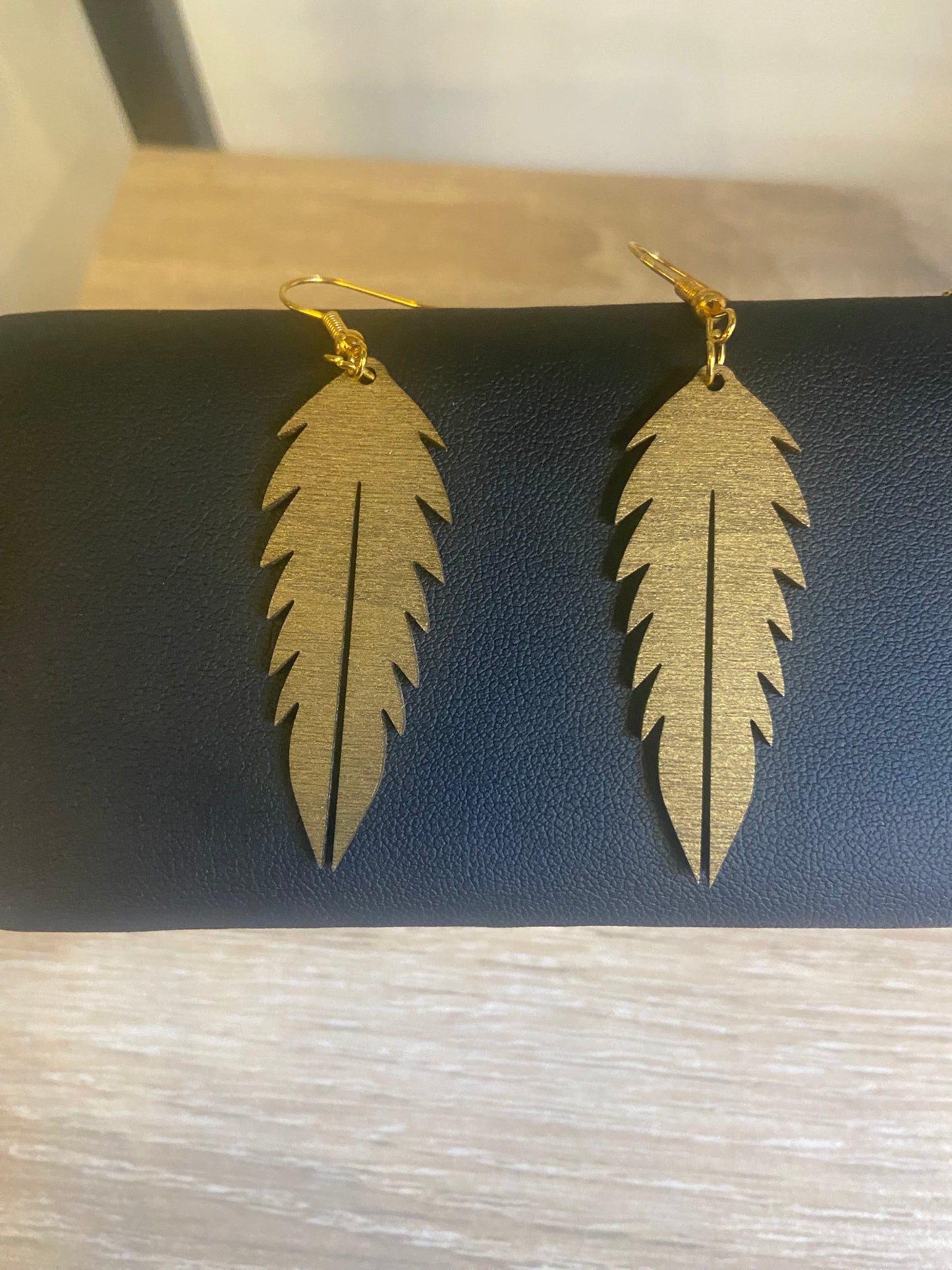 Boucles Oreilles en bois "Plume"